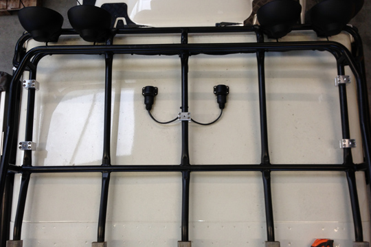Trägerplatte und Haltesystem für Zargesboxen auf Dachgepäckträger